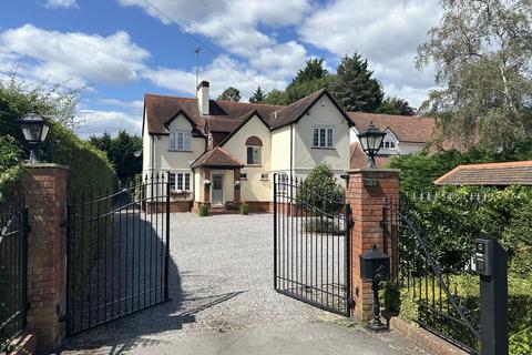 120 Coppermill Road, Wraysbury, Staines-upon-thames, TW19 5NR