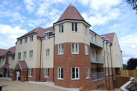 2 bedroom flat to rent, Castle Gate, Chorleywood WD3