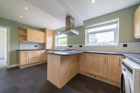 3 bedroom semi-detached house to rent, Manor Crescent, Knutsford