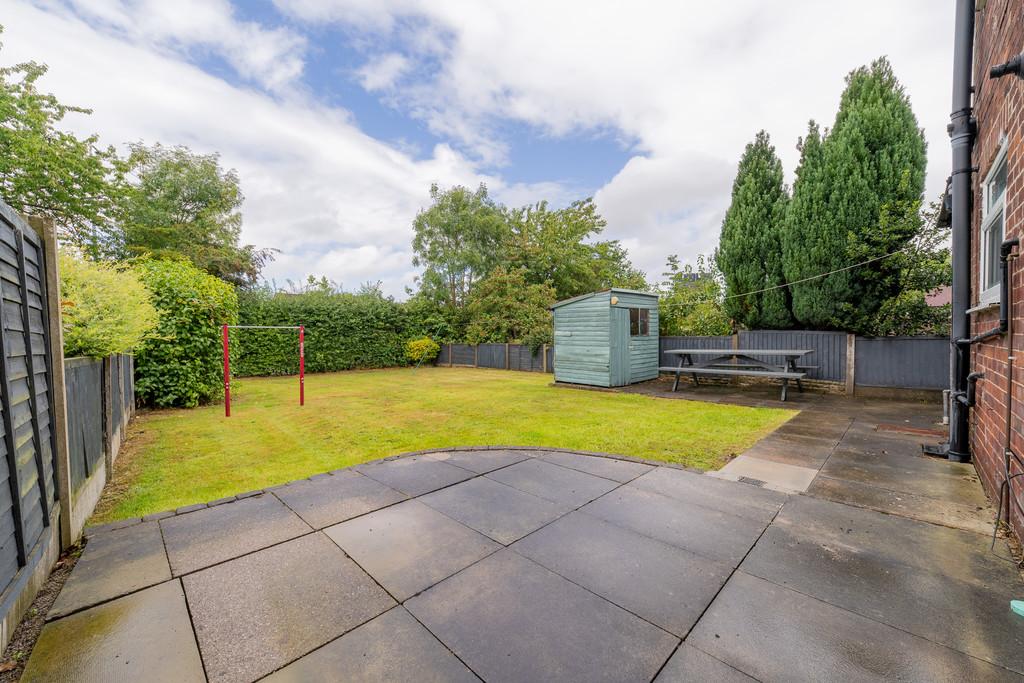 49 Manor Crescent-21