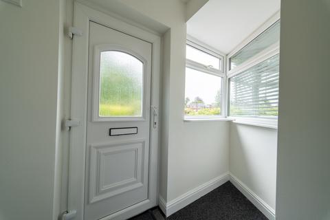 3 bedroom semi-detached house to rent, Manor Crescent, Knutsford