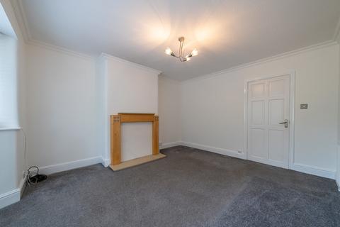 3 bedroom semi-detached house to rent, Manor Crescent, Knutsford
