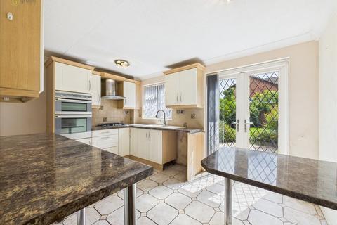27 Bates Close, Sutton Coldfield, B76 1TL