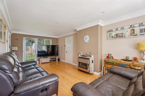 5 Fellowes Way, Stevenage, SG2 8BW