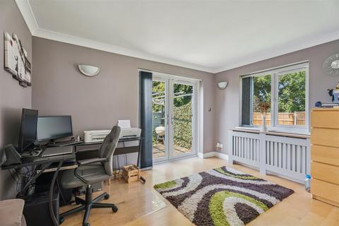 5 Fellowes Way, Stevenage, SG2 8BW
