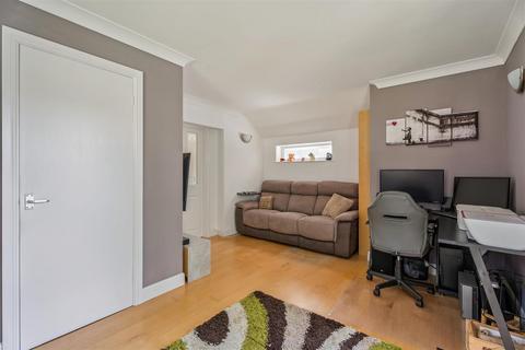 5 Fellowes Way, Stevenage, SG2 8BW
