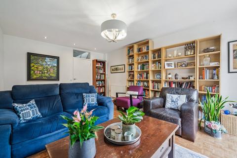 7 Brett House Close, London, SW15 3JD
