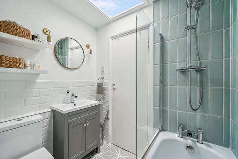 7 Brett House Close, London, SW15 3JD