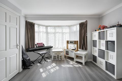 undefined, Kings Drive, Edgware HA8
