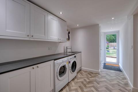 6 Alton Close, Redditch, B97 5XH