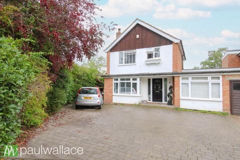 undefined, Roselands Avenue, Hoddesdon