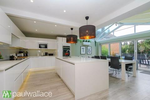 undefined, Roselands Avenue, Hoddesdon