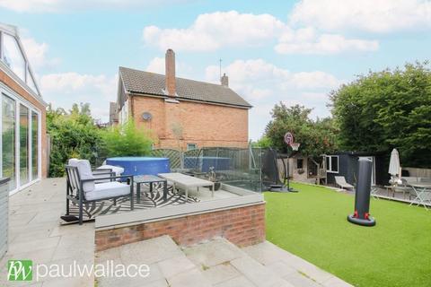 undefined, Roselands Avenue, Hoddesdon