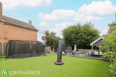 undefined, Roselands Avenue, Hoddesdon