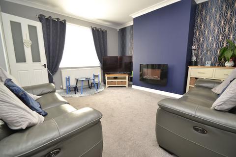 2 bedroom end of terrace house for sale, Windhill, Windhill BD18