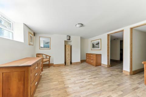 2 bedroom terraced house for sale, Harper Terrace, Yeadon, LS19