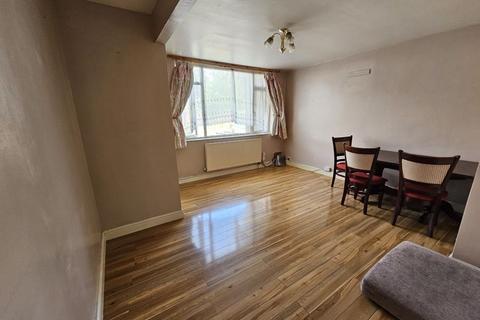 4 bedroom terraced house to rent, Tamar Way, Langley, SL3