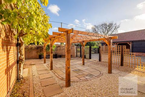 4 bedroom detached house for sale, Church Road, Norwich NR12