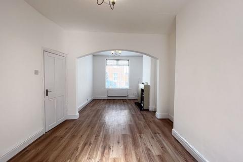 2 bedroom terraced house to rent, Stapleton Street, Salford