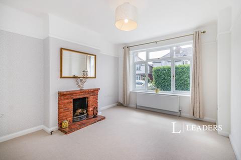 4 bedroom detached house to rent, Sandlands Road, Walton on the Hill, KT20