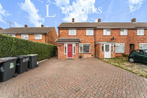 2 bedroom terraced house to rent, Poynters Road - LU4 0TN