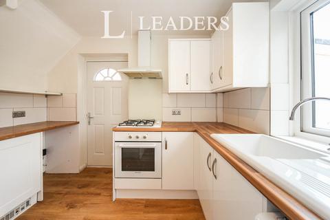 2 bedroom terraced house to rent, Poynters Road - LU4 0TN