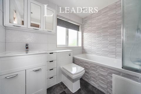 2 bedroom terraced house to rent, Poynters Road - LU4 0TN