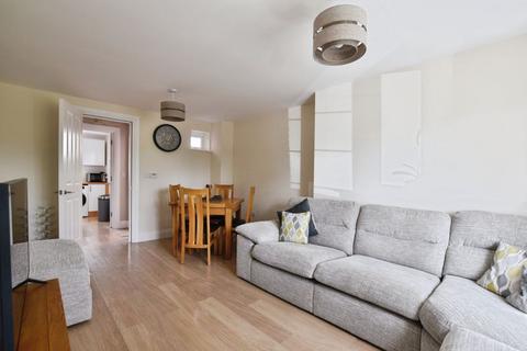 9 Pembroke Fields, Dinton, Salisbury, SP3 5EE
