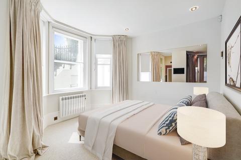 2 bedroom flat to rent, Observatory Gardens, Kensington, London