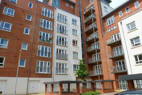 2 bedroom apartment to rent, Avenel Way, Poole, BH15