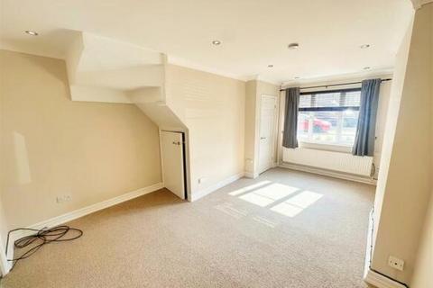 2 bedroom semi-detached house to rent, Pleshy Close, Shenley Chruch End, Milton Keynes, MK5