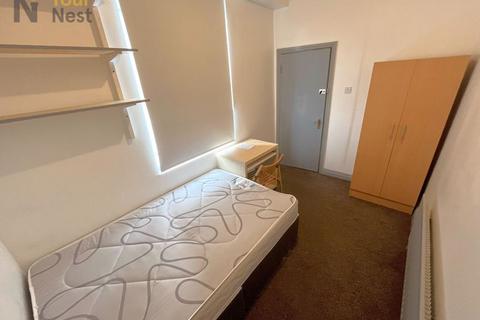 1 bedroom in a house share to rent, Room 1, Westfield Road, Hyde Park, Leeds, LS3 1DF