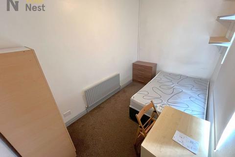1 bedroom in a house share to rent, Room 1, Westfield Road, Hyde Park, Leeds, LS3 1DF