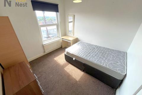 undefined, Room 3, Westfield Road, Hyde Park, Leeds, LS3 1DF