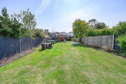 10 Dell Rise, Park Street, St Albans, AL2 2QJ