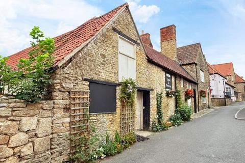 3 bedroom character property for sale, Castle Street, Frome