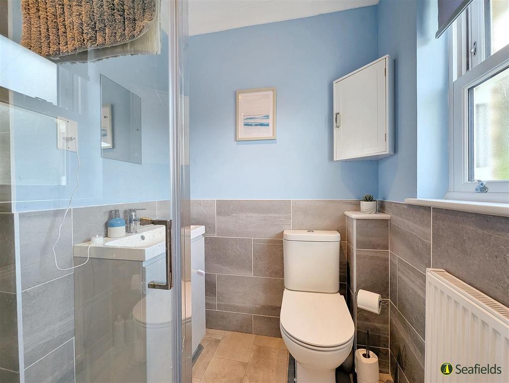 En suite Shower