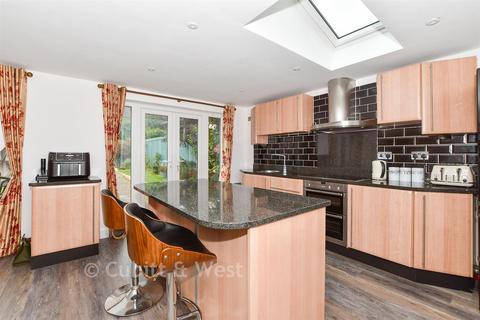 undefined, Oak Road, Horsham RH13