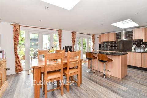 undefined, Oak Road, Horsham RH13