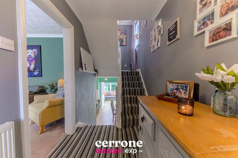 25 Buckfast Close, Bromsgrove, B61 7PE