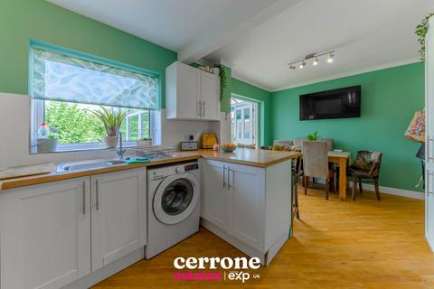 25 Buckfast Close, Bromsgrove, B61 7PE