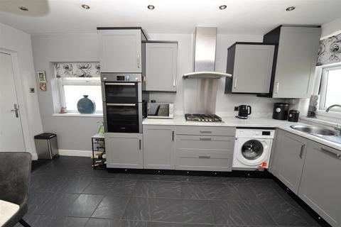 3 bedroom semi-detached house for sale, Highfield Road, Idle, Bradford