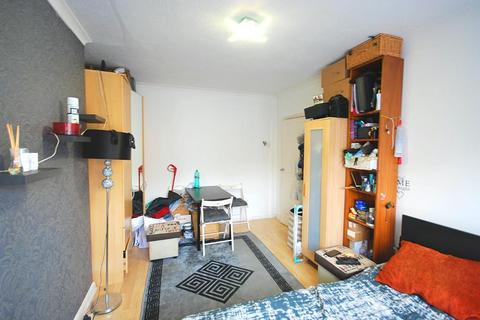 2 bedroom maisonette to rent, RIVERSIDE GARDENS, WEMBLEY, MIDDLESEX, HA0 1JF