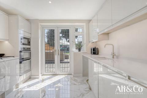 40 Second Avenue, Stanford-le-hope, SS17 8DS