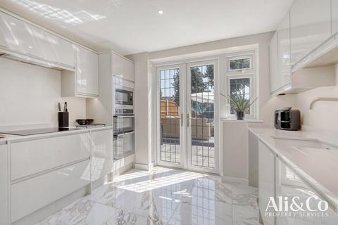 40 Second Avenue, Stanford-le-hope, SS17 8DS