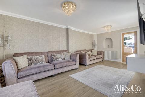 40 Second Avenue, Stanford-le-hope, SS17 8DS