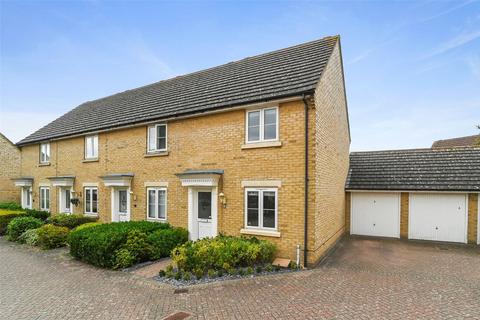 2 bedroom end of terrace house for sale, Juniper Court, Woodlands Park, Great Dunmow, Essex, CM6
