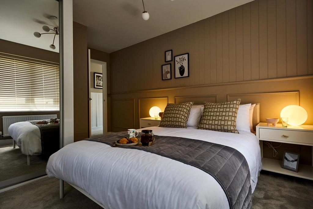 Wall space for a fitted or freestanding wardrobe