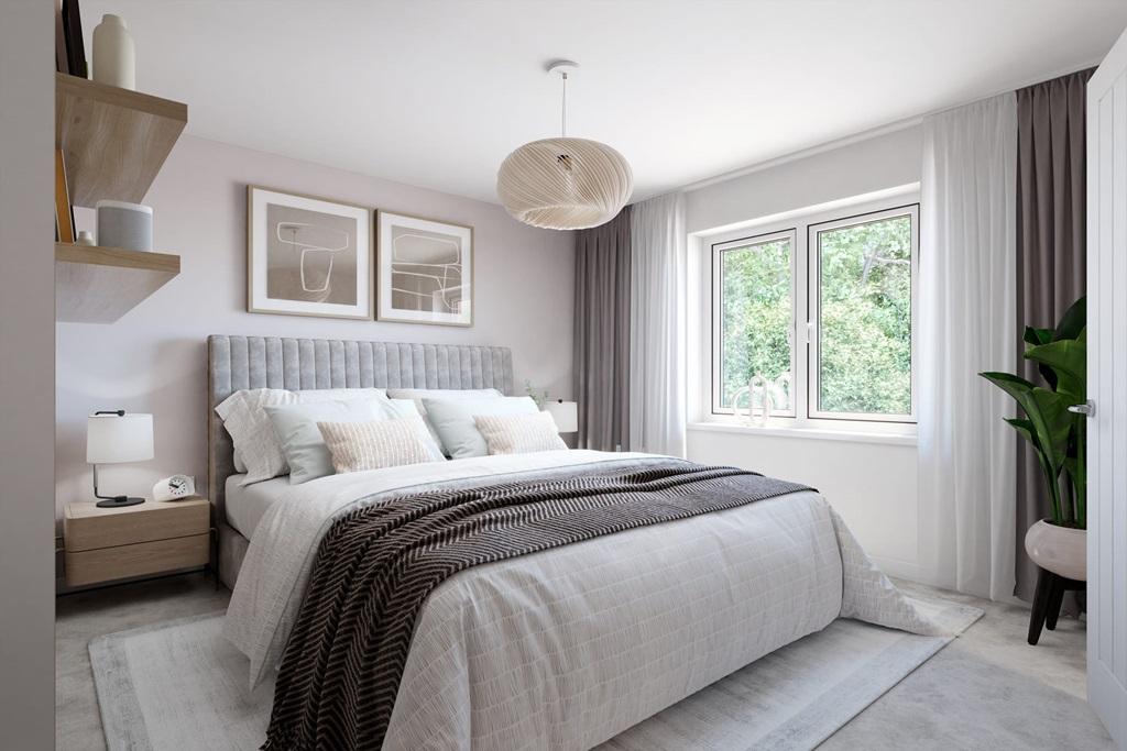 King-size main bedroom boasts it's own en-suite