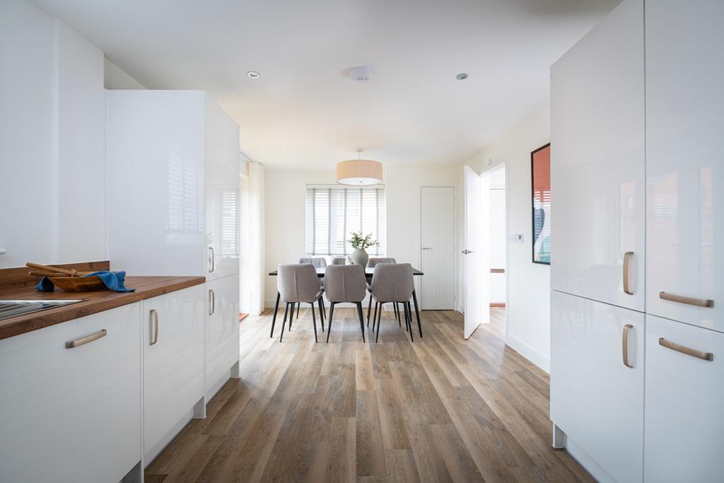 Full Kitchen 2